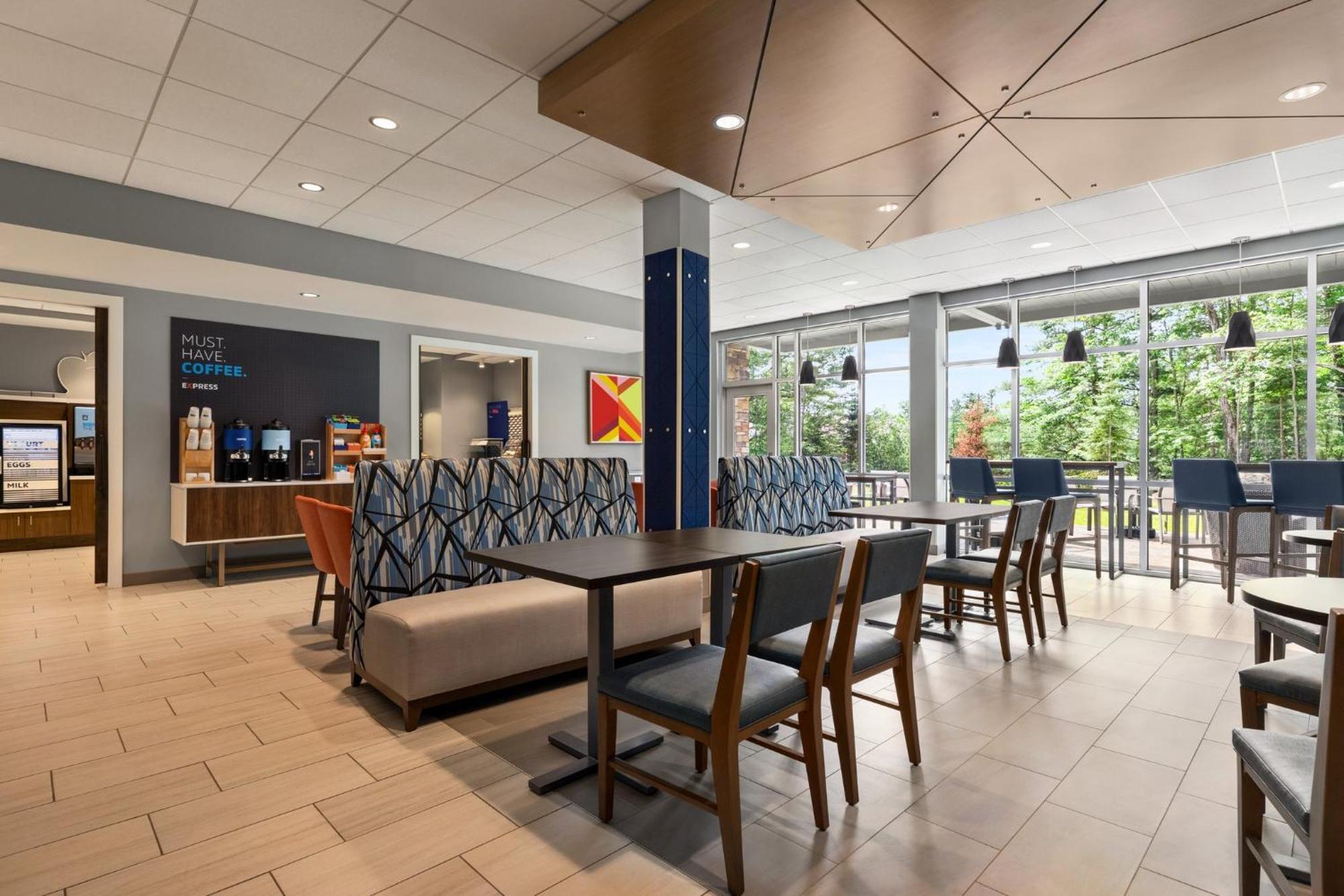 Holiday Inn Express & Suites Rhinelander By Ihg Exteriör bild