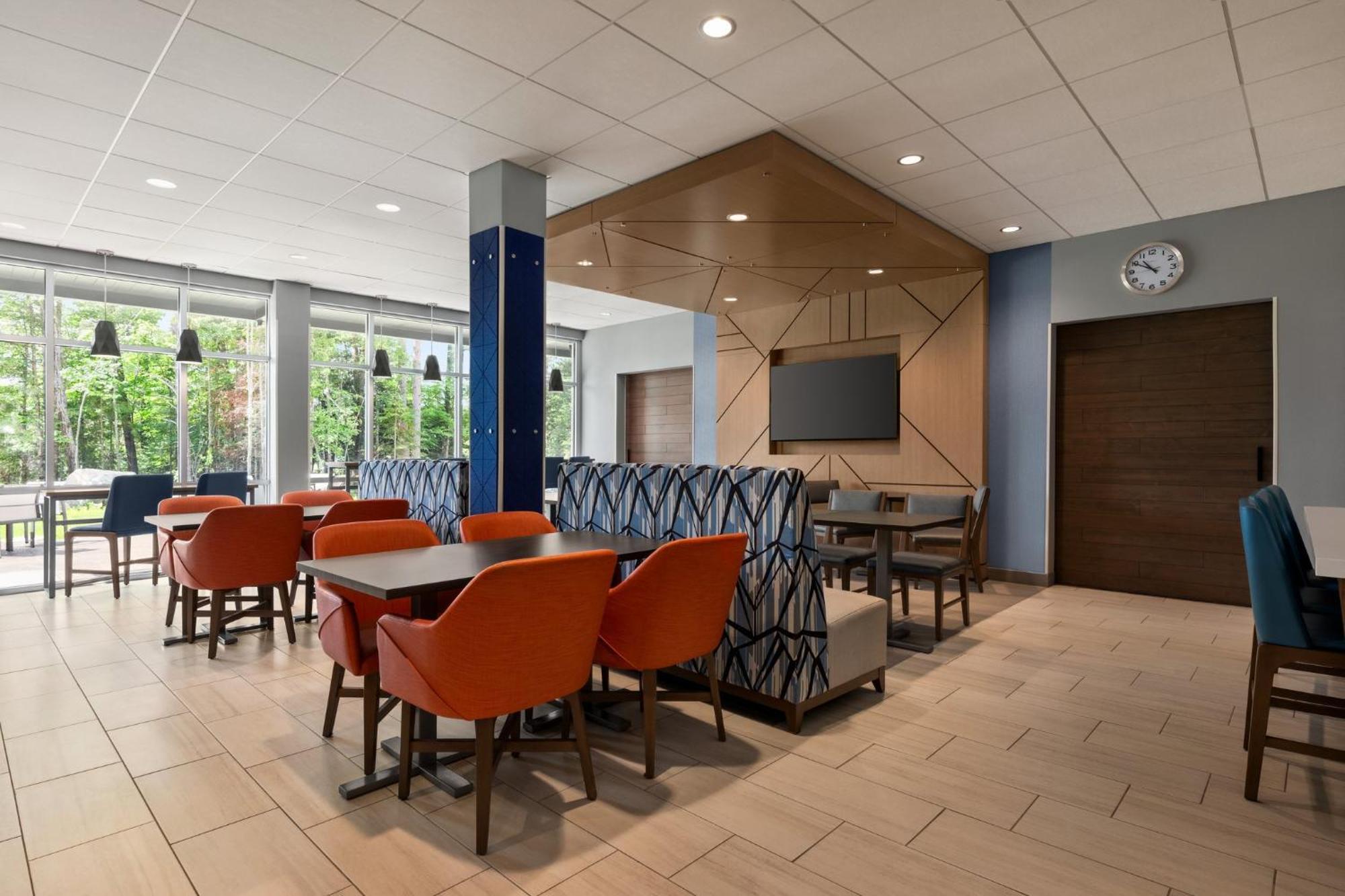 Holiday Inn Express & Suites Rhinelander By Ihg Exteriör bild