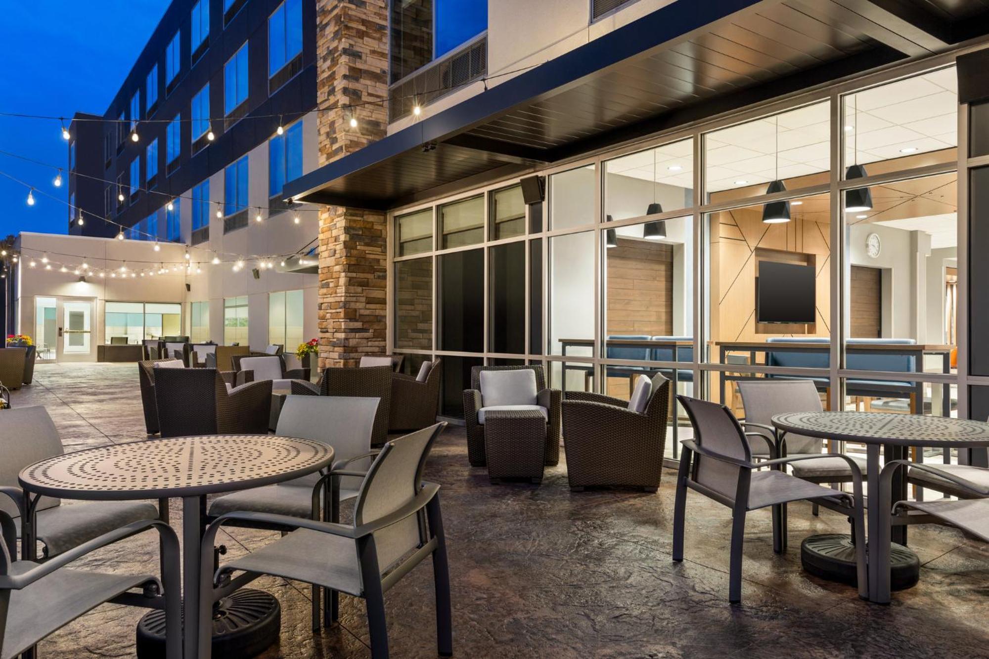 Holiday Inn Express & Suites Rhinelander By Ihg Exteriör bild