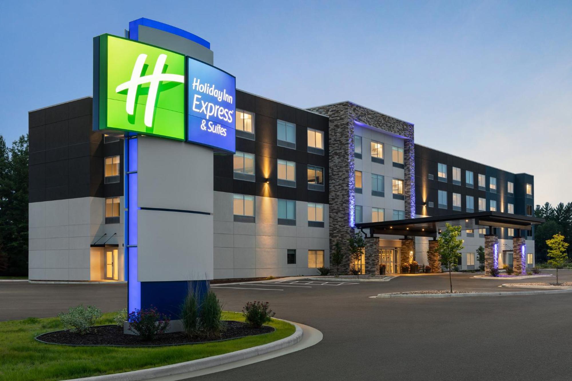 Holiday Inn Express & Suites Rhinelander By Ihg Exteriör bild