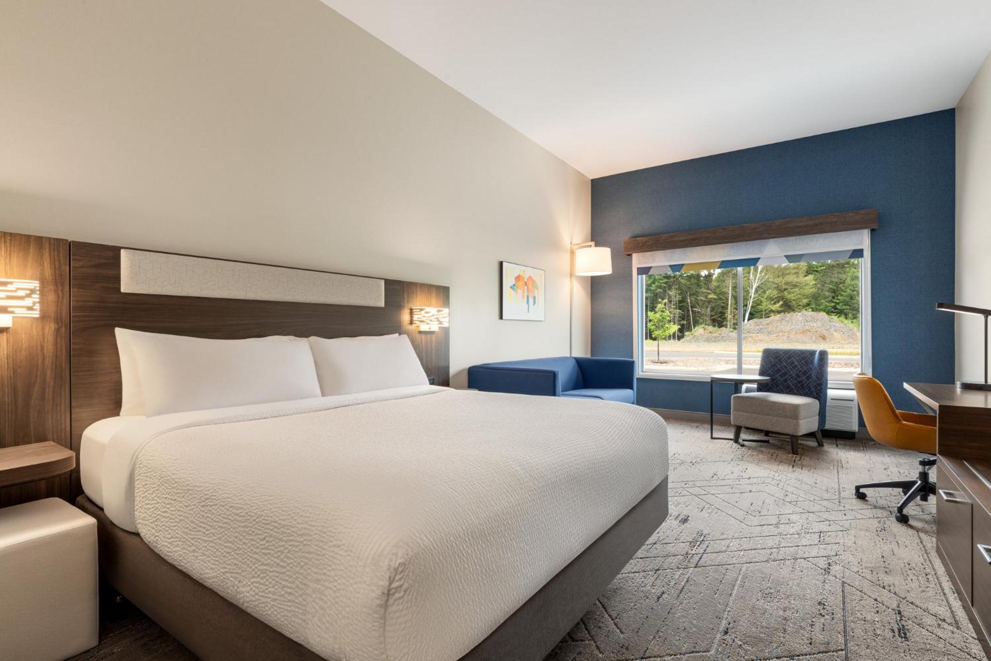 Holiday Inn Express & Suites Rhinelander By Ihg Exteriör bild